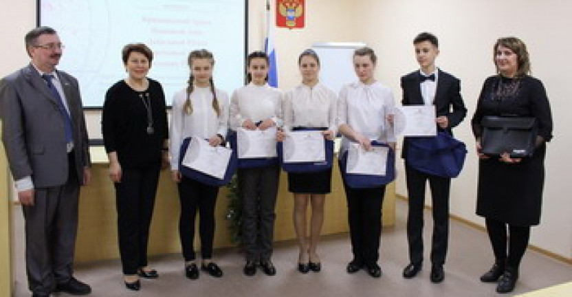 Омскстат подвел итоги регионального тура Всероссийского школьного конкурса по статистике «Тренд»