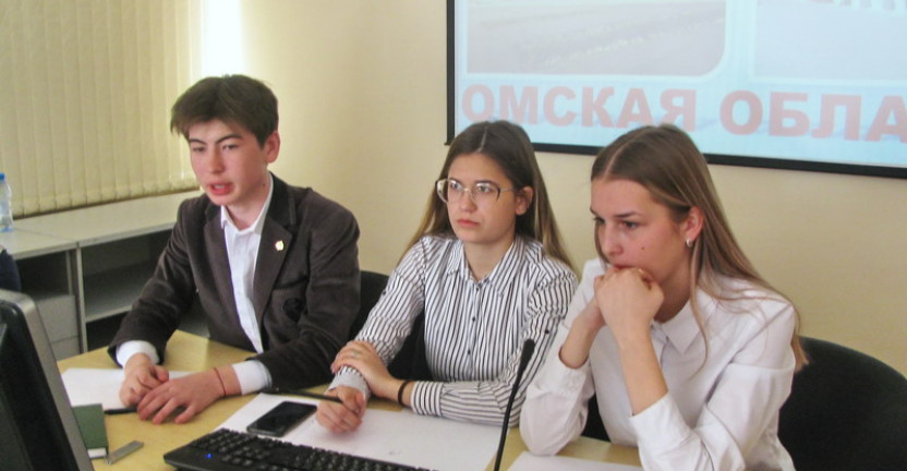 Учащиеся из Нововаршавской гимназии приняли участие в заключительном этапе ВШК «Тренд»
